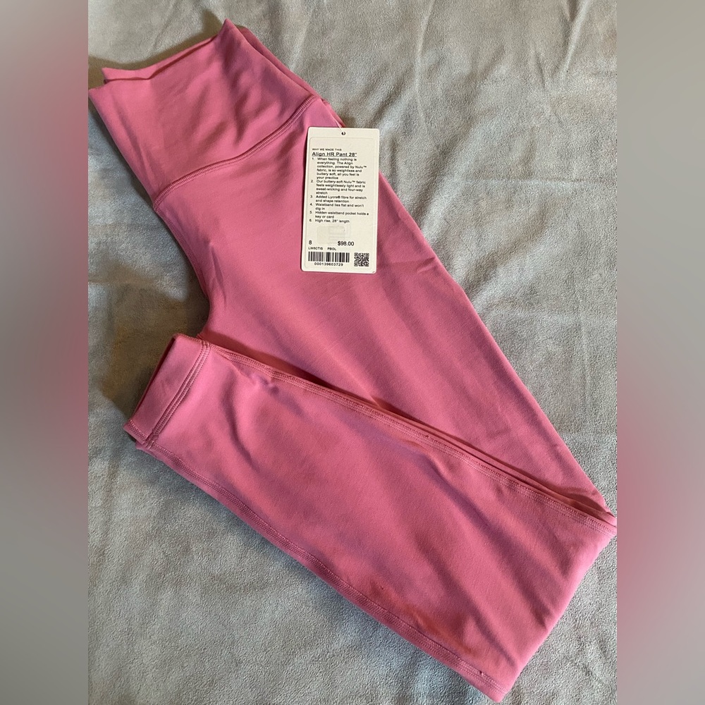 Brand new lululemon Align leggings in size 8